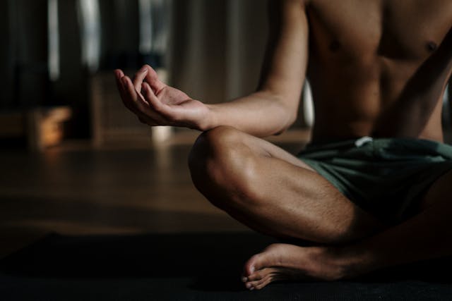 Deepak Chopra starting mindful breathing