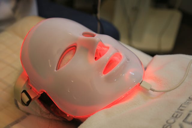 Mark Hyman focusing on red light therapy